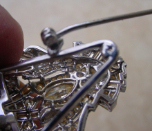BroochPlat16
